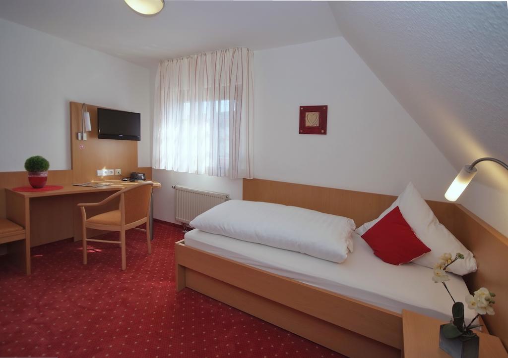 Loewen Hotel & Restaurant Wendlingen am Neckar Habitación foto